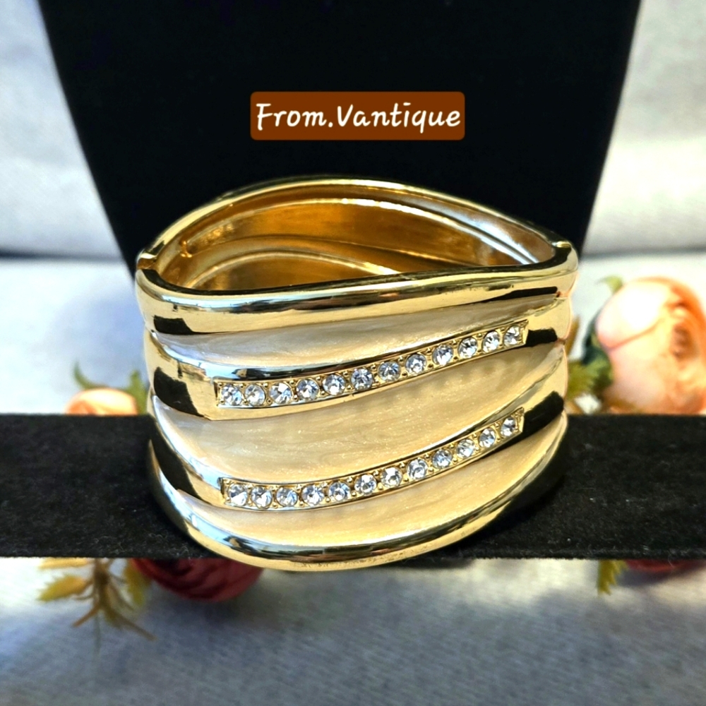 💠🟡 Vintage Rhinestones Gold & Beige Bold / Statement Bangle / Cuff ⭕️